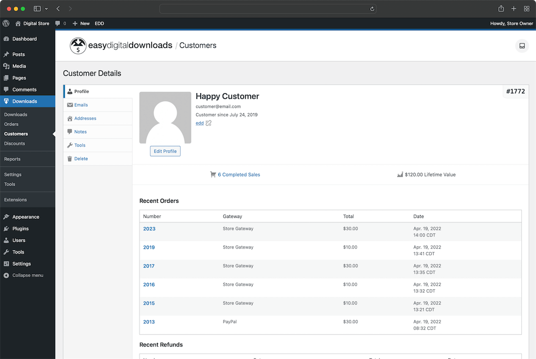 EDD customer management panel showing a list of customers with their name, email, purchase count, and total lifetime spend. The sidebar shows individual customer details including a customer for 